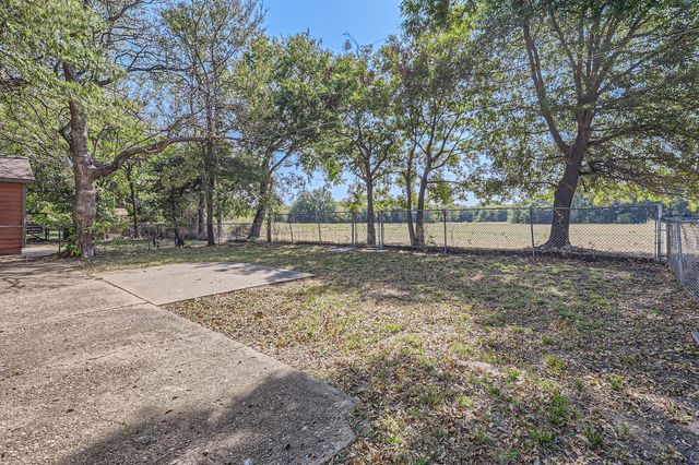 224 E Boyd Street, Bonham, TX 75418