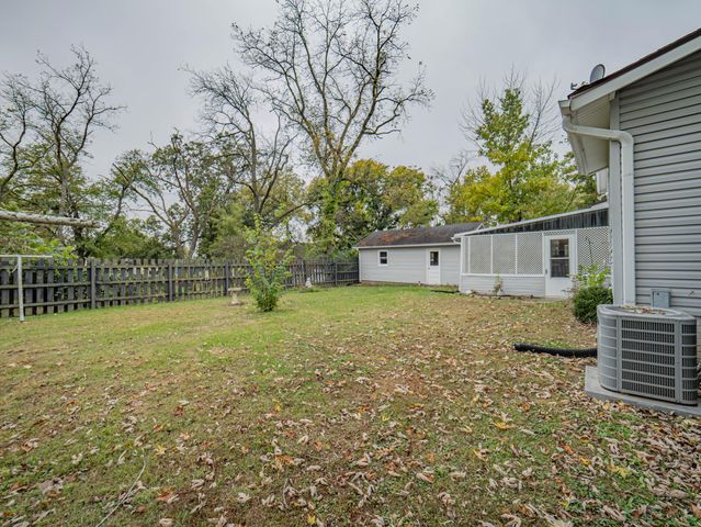 1126 FISK AVE, Moberly, MO 65270