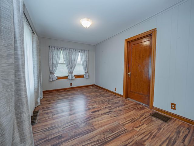 1126 FISK AVE, Moberly, MO 65270