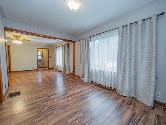 1126 FISK AVE, Moberly, MO 65270