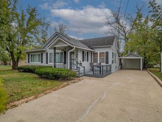 1126 FISK AVE, Moberly, MO 65270