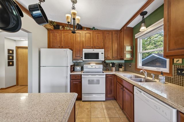 1641 Leone Avenue, Saint Paul, MN 55106