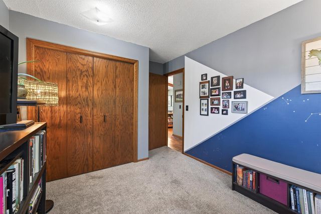 1641 Leone Avenue, Saint Paul, MN 55106