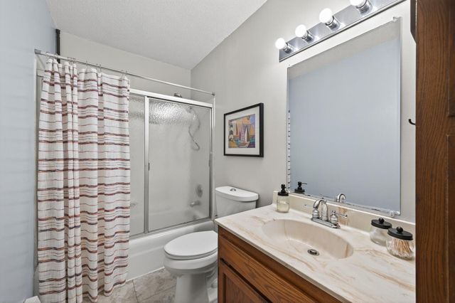 1641 Leone Avenue, Saint Paul, MN 55106