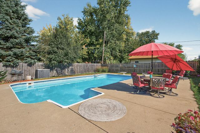 1641 Leone Avenue, Saint Paul, MN 55106