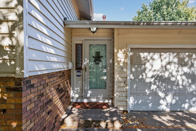 1641 Leone Avenue, Saint Paul, MN 55106