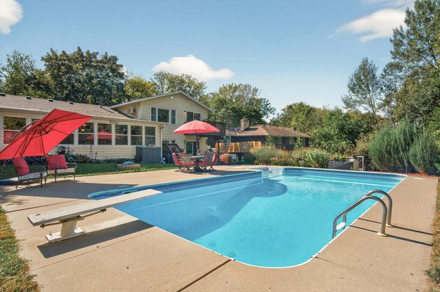 1641 Leone Avenue, Saint Paul, MN 55106