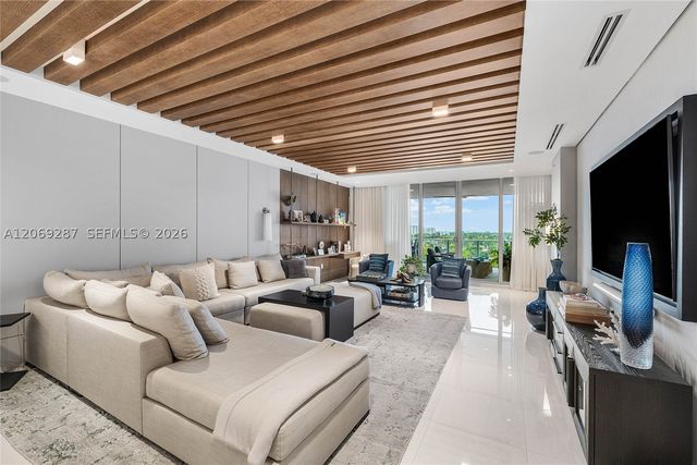 435 Bayshore Dr 703, Fort Lauderdale, FL 33304