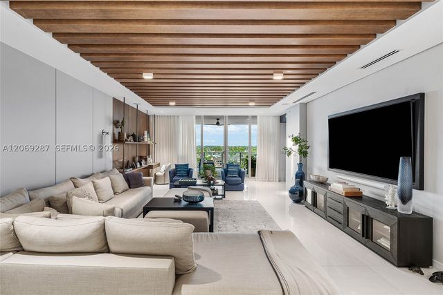 435 Bayshore Dr 703, Fort Lauderdale, FL 33304