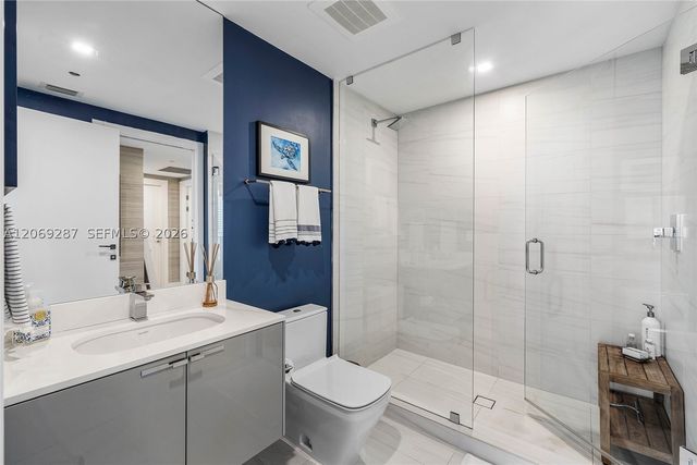 435 Bayshore Dr 703, Fort Lauderdale, FL 33304