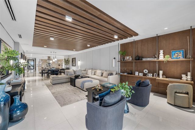 435 Bayshore Dr 703, Fort Lauderdale, FL 33304