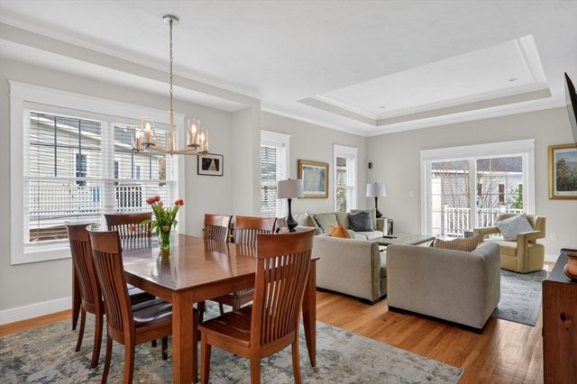 17 Stonebrook Ct 17, Southborough, MA 01772