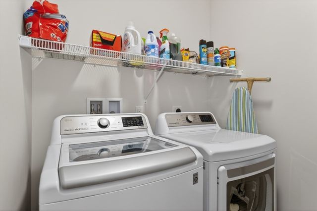 17 Stonebrook Ct 17, Southborough, MA 01772