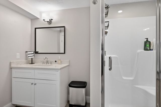 17 Stonebrook Ct 17, Southborough, MA 01772