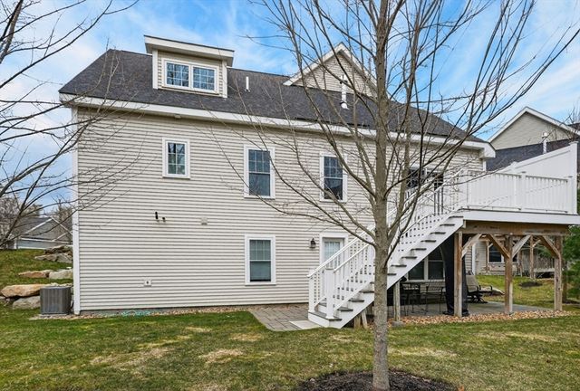 17 Stonebrook Ct 17, Southborough, MA 01772