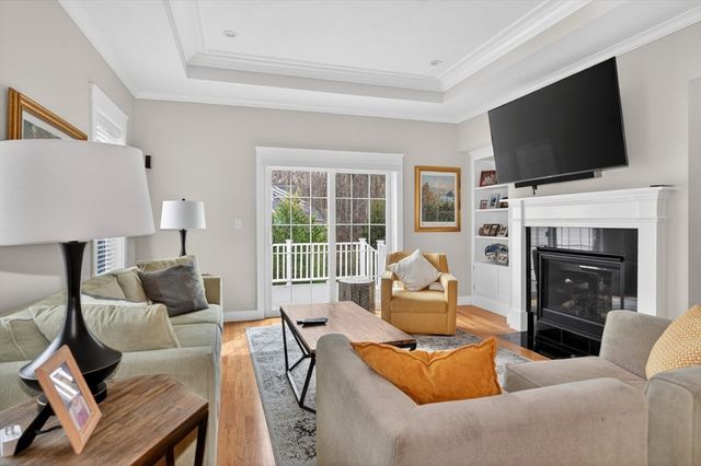 17 Stonebrook Ct 17, Southborough, MA 01772