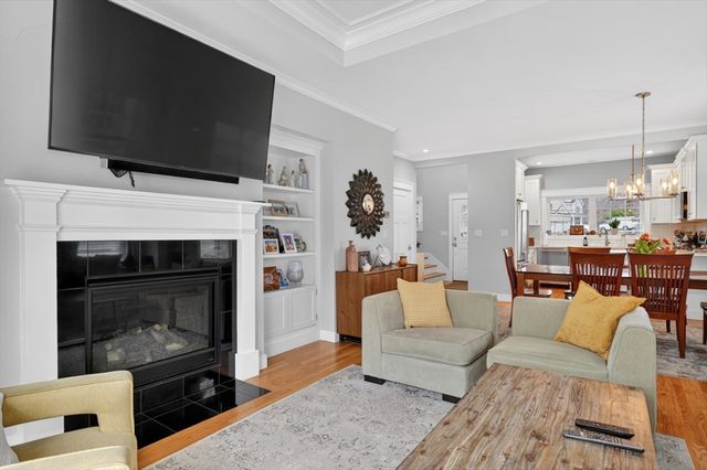 17 Stonebrook Ct 17, Southborough, MA 01772