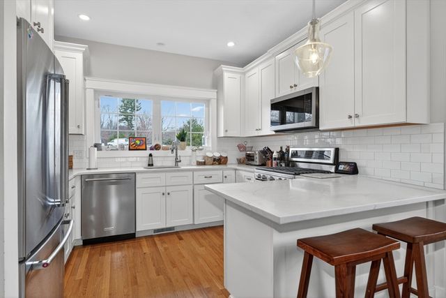 17 Stonebrook Ct 17, Southborough, MA 01772