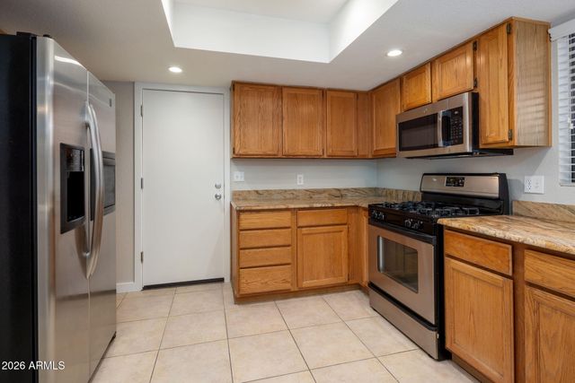 717 E SACK Drive, Phoenix, AZ 85024