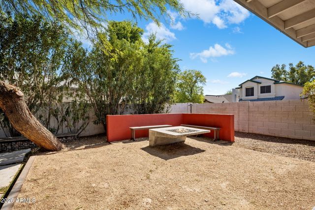 717 E SACK Drive, Phoenix, AZ 85024