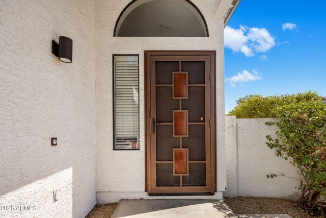 717 E SACK Drive, Phoenix, AZ 85024