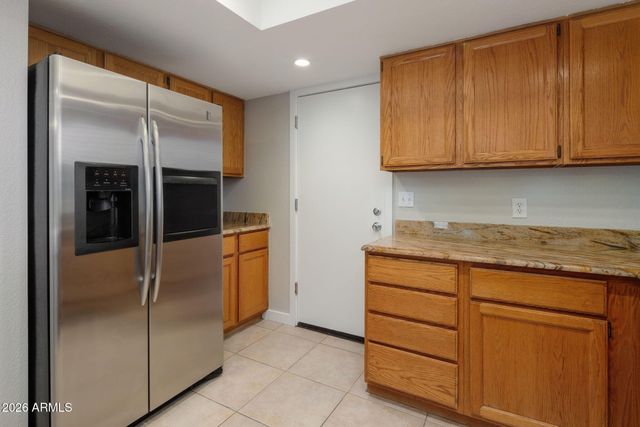 717 E SACK Drive, Phoenix, AZ 85024