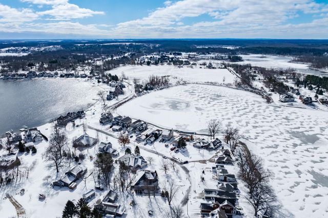 963 Treasure Island Drive, Texas Twp, MI 49071