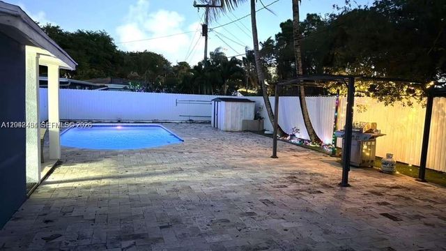 1555 SW 21st Way, Fort Lauderdale, FL 33312