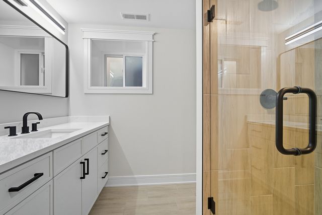 6109 W Berenice Avenue, Chicago, IL 60634