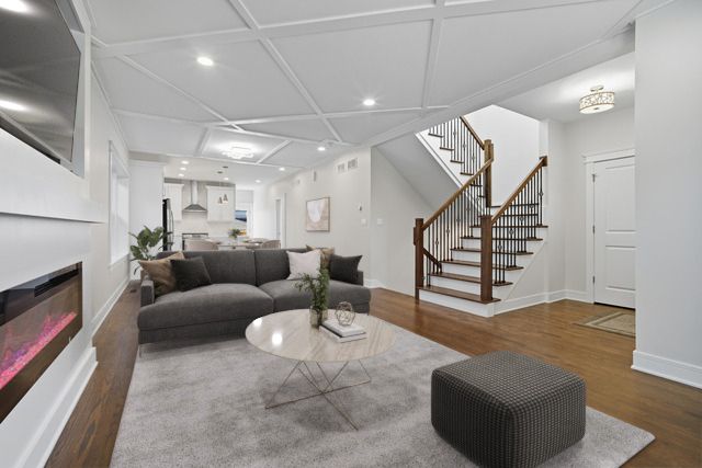 6109 W Berenice Avenue, Chicago, IL 60634