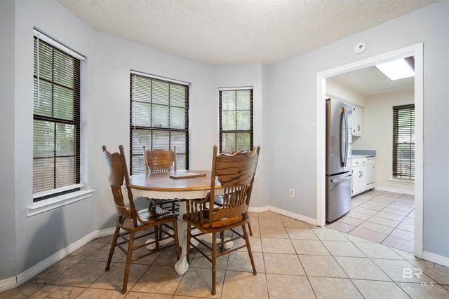 6421 Saint Thomas Court, Mobile, AL 36618