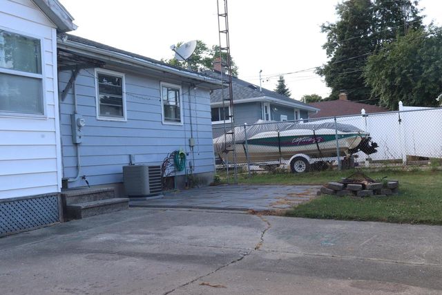 7925 45th AVENUE, Kenosha, WI 53142