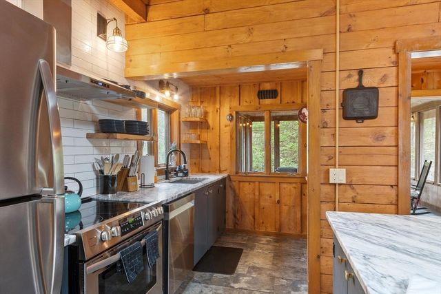 34 Jowders Cove Rd, Rindge, NH 03461