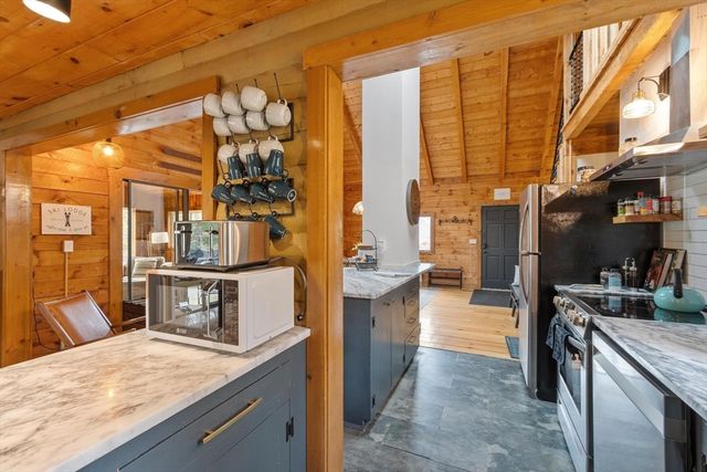 34 Jowders Cove Rd, Rindge, NH 03461