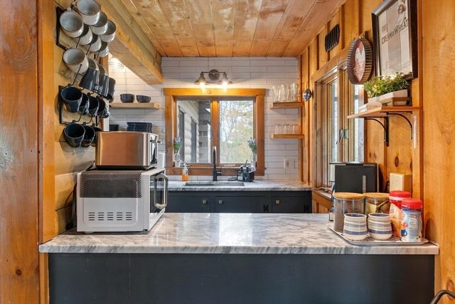 34 Jowders Cove Rd, Rindge, NH 03461