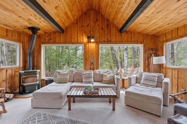 34 Jowders Cove Rd, Rindge, NH 03461