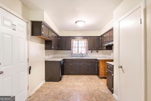 3271 Commodore Drive, Macon, GA 31211