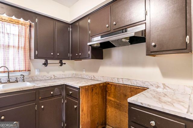 3271 Commodore Drive, Macon, GA 31211