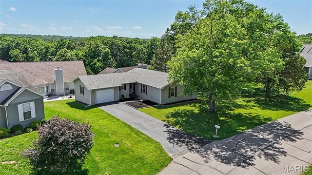 10324 Fairway Drive 2424, Foristell, MO 63348