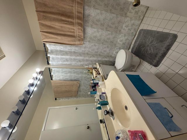 902 Coral Club Drive 902, Coral Springs, FL 33071