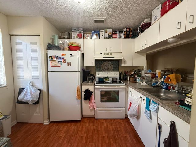 902 Coral Club Drive 902, Coral Springs, FL 33071