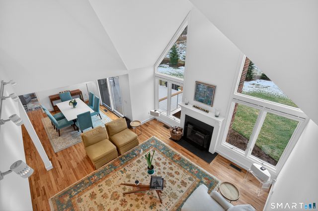 83 Old North Road, Stonington, CT 06355