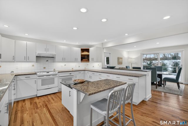 83 Old North Road, Stonington, CT 06355