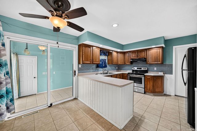 51444 Kenilworth Road, South Bend, IN 46637