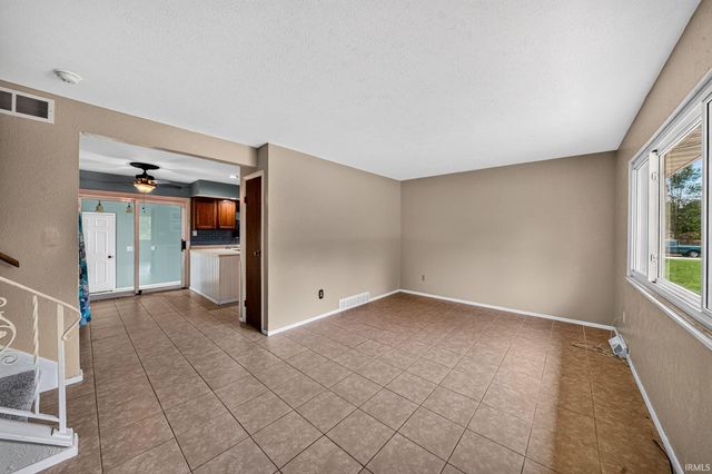 51444 Kenilworth Road, South Bend, IN 46637