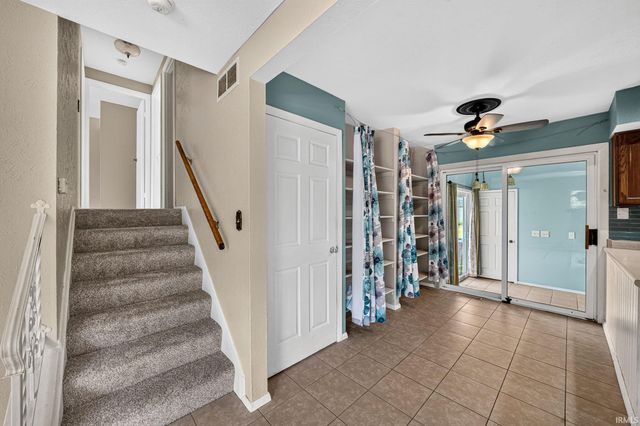 51444 Kenilworth Road, South Bend, IN 46637