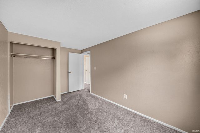 51444 Kenilworth Road, South Bend, IN 46637