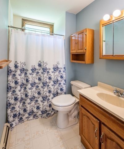 110 Grantwood Dr, Amherst, MA 01002