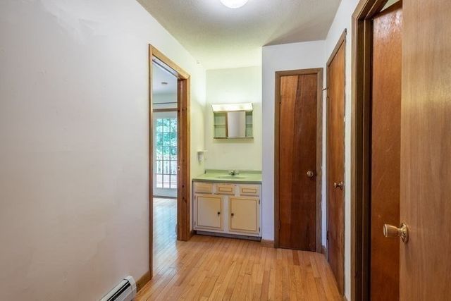 110 Grantwood Dr, Amherst, MA 01002