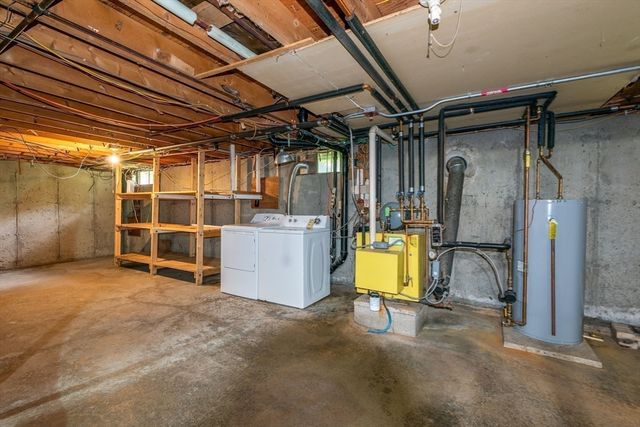 110 Grantwood Dr, Amherst, MA 01002